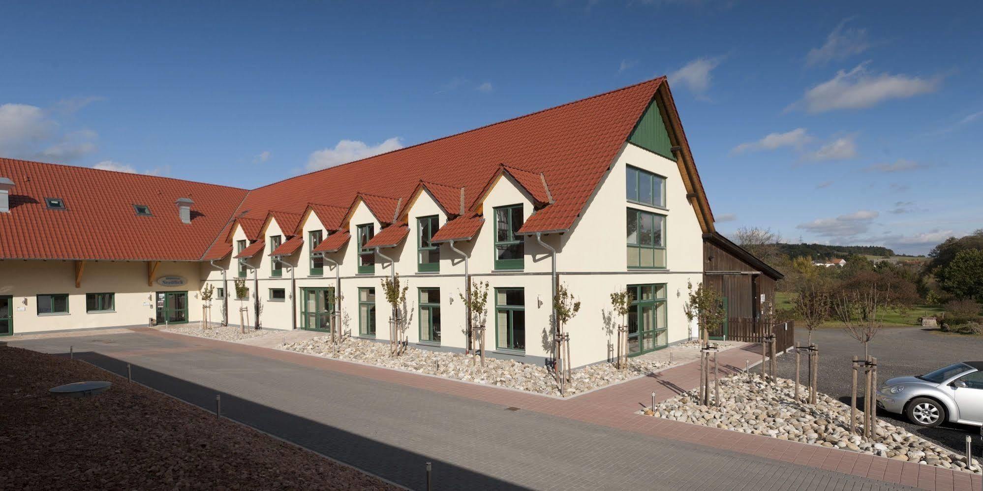 Apartments Golfpark Schlossgut Sickendorf Lauterbach Exterior foto